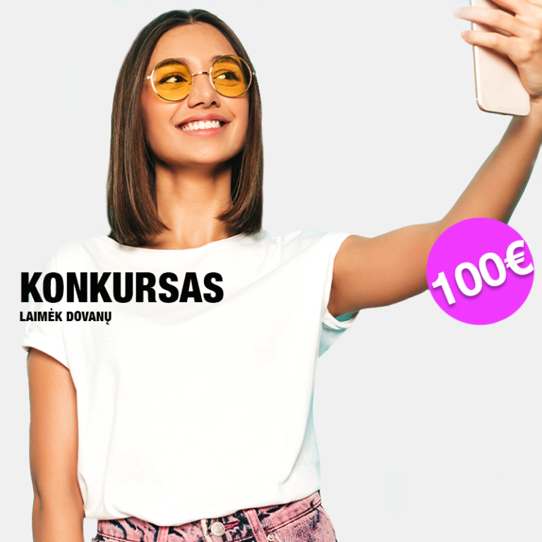 Moteris fotografuojasi instagramo konkursui, kurio prizas 100€ dovanų čekis